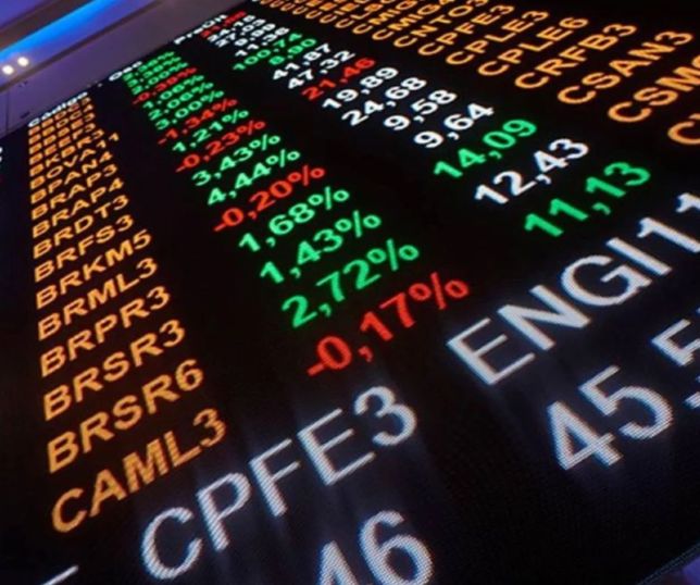 Ibovespa registra quarta queda consecutiva, enquanto dólar sobe para R$ 5,38