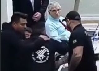 Diretor de trânsito é contido após fala de vereador e sessão da Câmara termina em confusão em Santa Catarina. VEJA VÍDEO