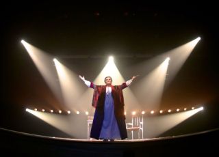 Espetáculo sobre Helena Blavatsky estreia em Manaus com apresentações no Teatro Amazonas