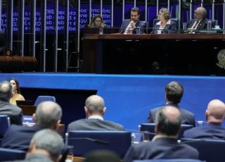 Fim da escala 6x1: Senado prevê votação de proposta que reduz jornada para 40 horas semanais