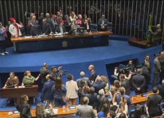 Congresso promulga emenda que acaba com a escala 6x1 e prevê dois dias de folga por semana