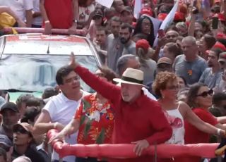 ''Nessa cidade não sabemos o que é derrota'', afirma Lula durante ato em Juiz de Fora