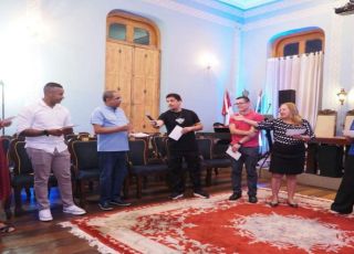Academia Amazonense de Letras abre as portas ao público com sarau, música e visita teatralizada