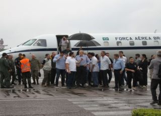 Ministros de Lula se reúnem com Roberto Cidade para definir novas medidas contra queimadas no Amazonas