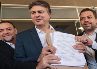 Campanha de Lula entrega dados sigilosos ao TSE e pede mediação na disputa com Flávio Bolsonaro