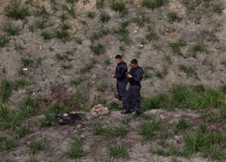 IMAGENS FORTES! Homem suspeito de atacar duas jovens é encontrado morto em área de mata na Zona Leste de Manaus. VEJA VÍDEO