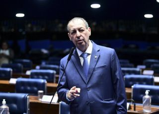 Omar Aziz anuncia que pedirá prisão de adversários por ataques à filha menor de idade. VEJA VÍDEO