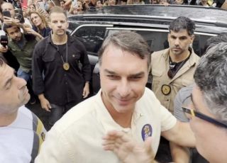 Após derrota na eleição presidencial, Flávio Bolsonaro ficará sem cargo público pela primeira vez em 24 anos