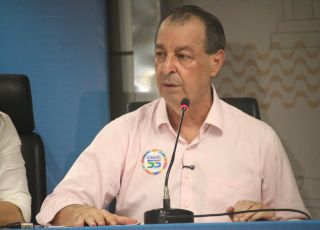 Omar Aziz promete reduzir fila do SUS e priorizar pacientes com câncer no Amazonas