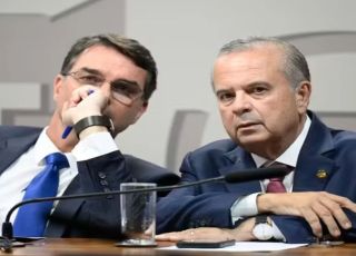 Flávio Bolsonaro quer Rogério Marinho na Presidência do Senado e chama Congresso de “trincheira”